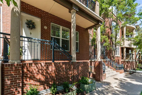1489 STEELE ST 116