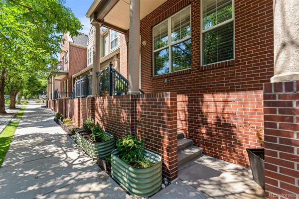 1489 STEELE ST 116