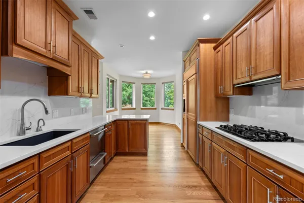 3240 IRIS CT