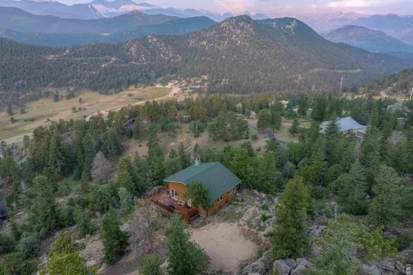 301 PINE TREE DR