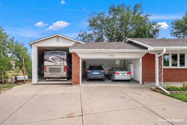 4504 EVERETT DR