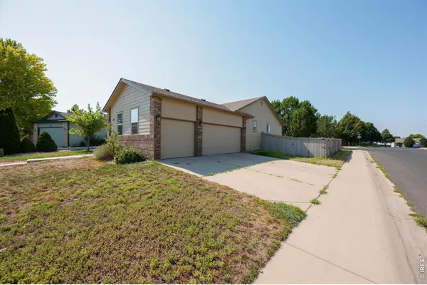 343 SCOTCH PINE CT