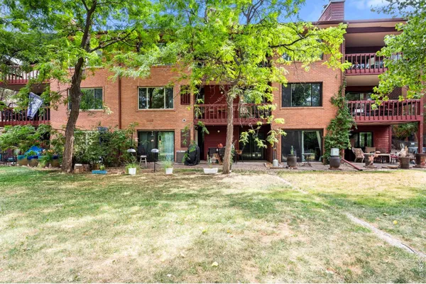 745 ARAPAHOE AVE