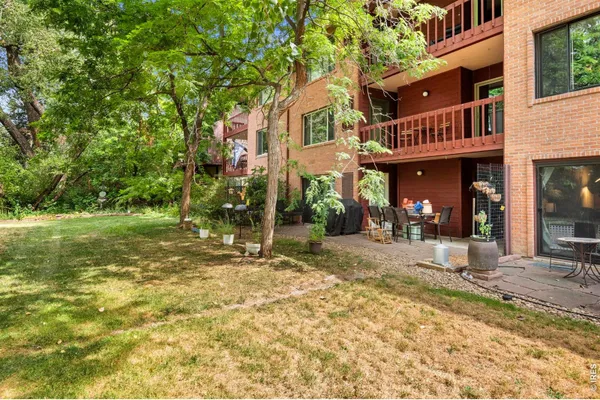 745 ARAPAHOE AVE