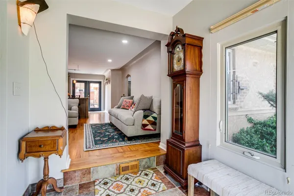 1010 E DARTMOUTH AVE