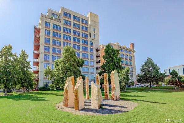2000 LITTLE RAVEN ST 501