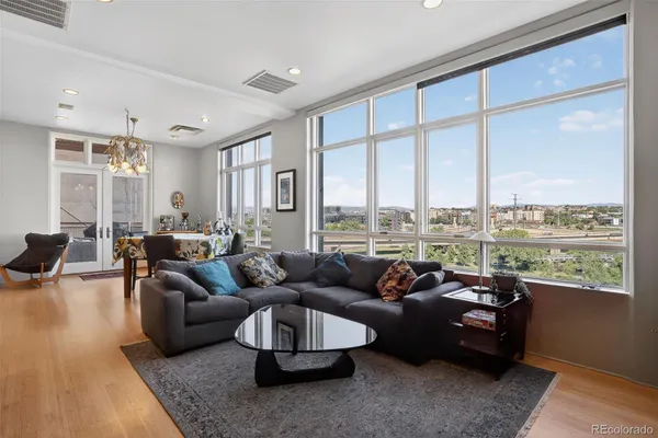 2000 LITTLE RAVEN ST 501