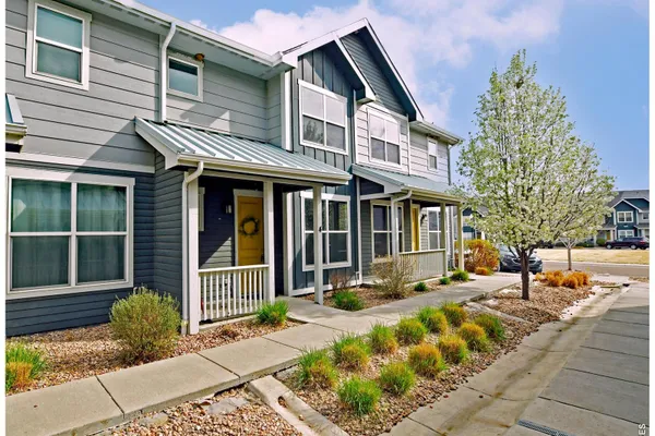3333 APPLE BLOSSOM LN 4