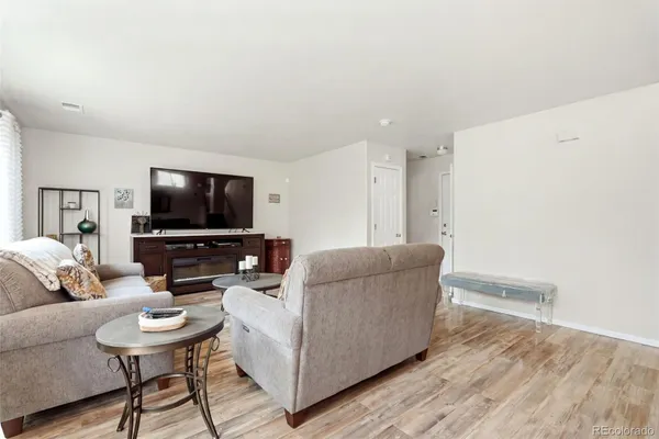 5086 MIRIAM LN