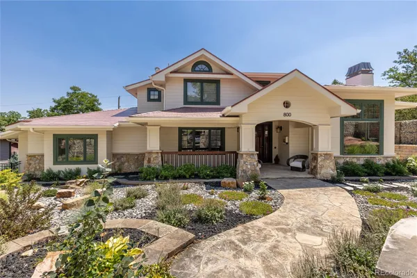 800 GRANT PL