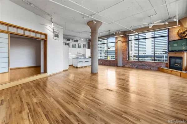 2000 ARAPAHOE ST 402