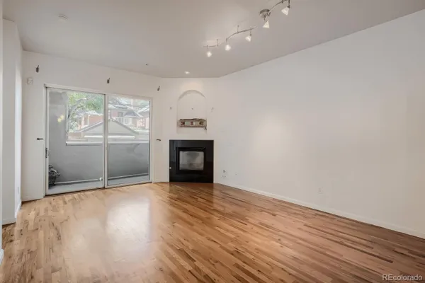 1489 STEELE ST 114
