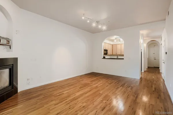 1489 STEELE ST 114