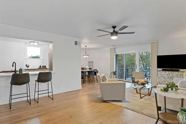 460 S MARION PKWY 301