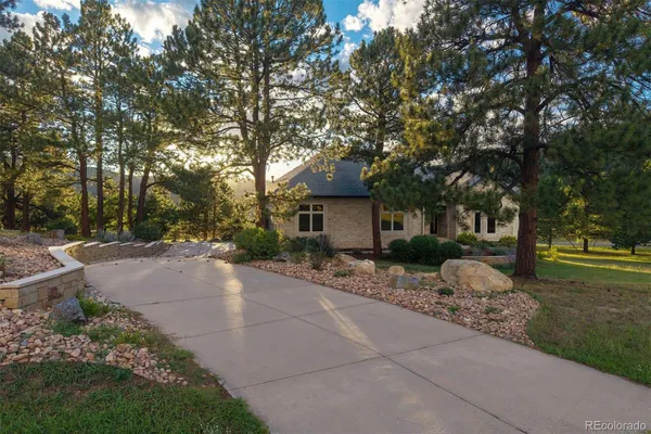 8061 SUGARLOAF RD