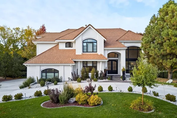 8373 COLONIAL DR
