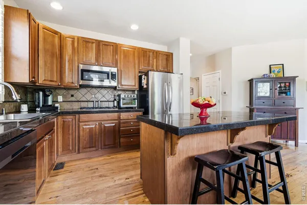 123 FALCON LN