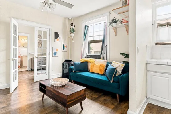 215 E 11TH AVE C9
