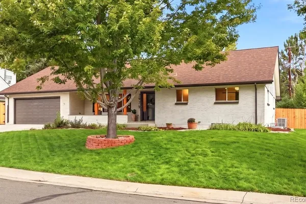 2979 ROBB CIR