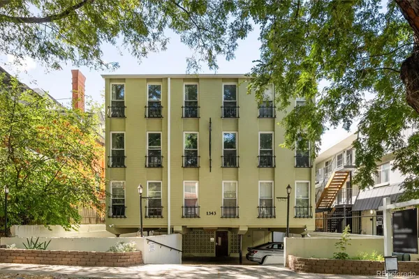 1343 N HIGH ST 12