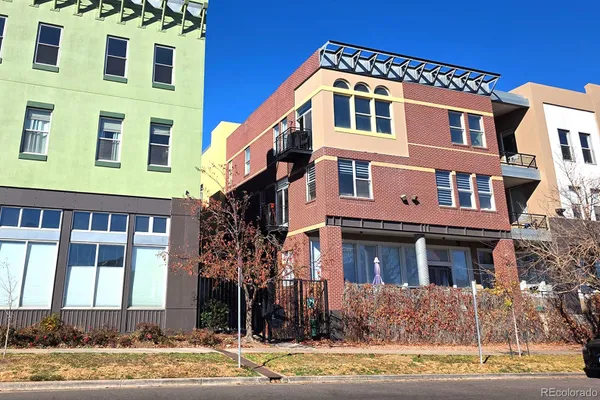 1521 CENTRAL ST 2D