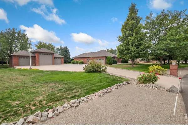 218 GRAND VIEW CIR