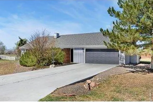 7859 WHITETAIL CIR