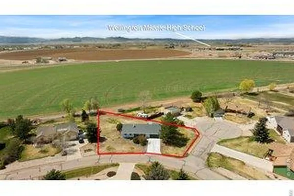 7859 WHITETAIL CIR
