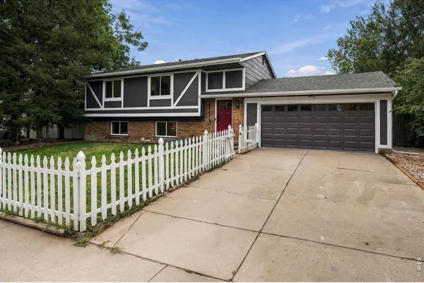 113 SANDLER DR