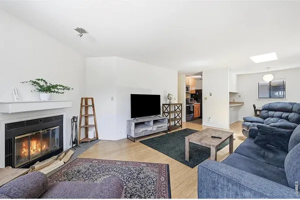 948 N ST 17