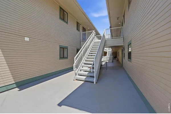 948 N ST 17