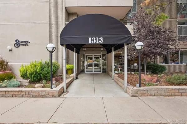 1313 N WILLIAMS ST 405