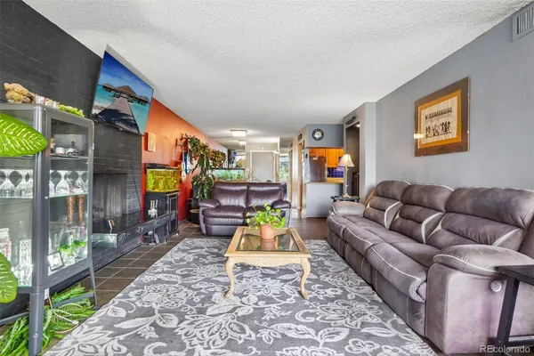 1313 N WILLIAMS ST 405