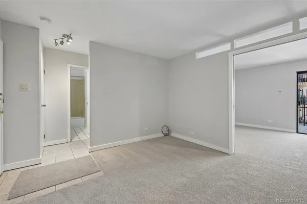 480 S MARION PKWY 902