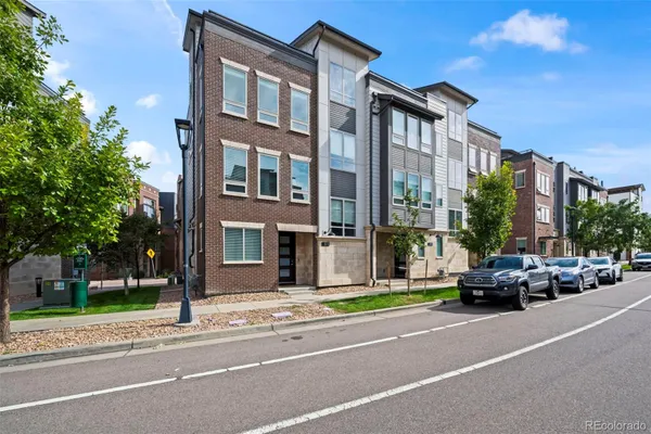 511 PROMENADE DR