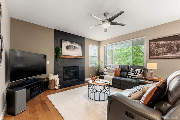 1312 IRIS CIR