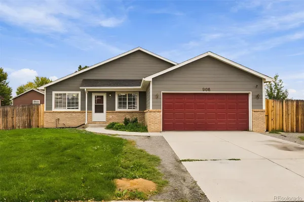 906 GREENWOOD CT