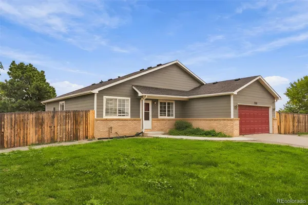906 GREENWOOD CT
