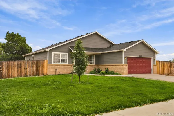 906 GREENWOOD CT