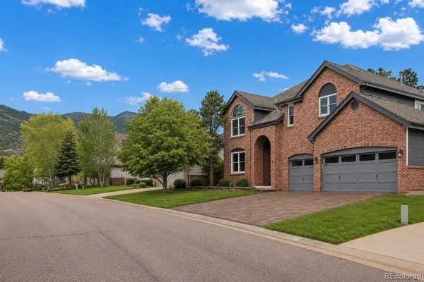 117 WILLOWLEAF DR