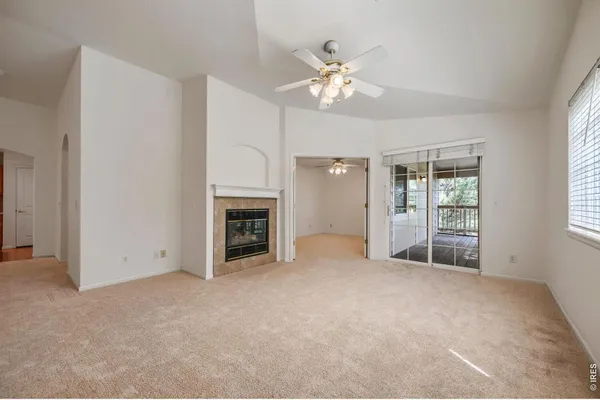 2927 WHITETAIL CIR