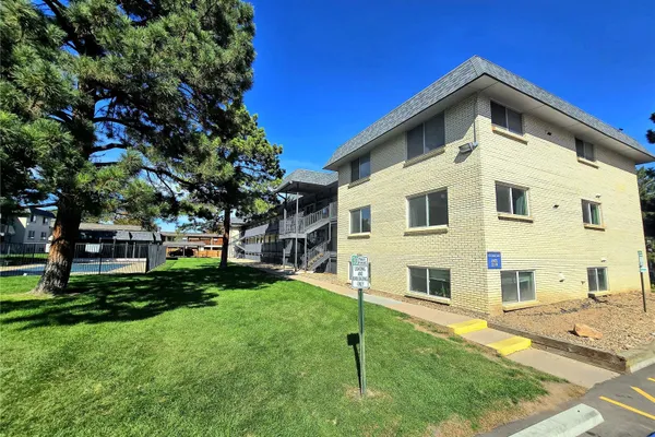 1723 ROBB ST 33