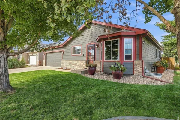 1381 FARMLAND LN