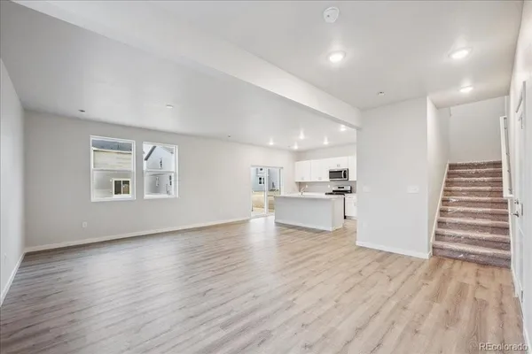 228 AMY AVE