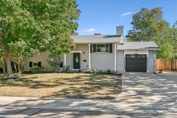 553 W EASTER AVE