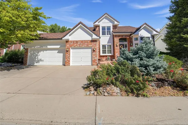 825 HUNTINGTON DR