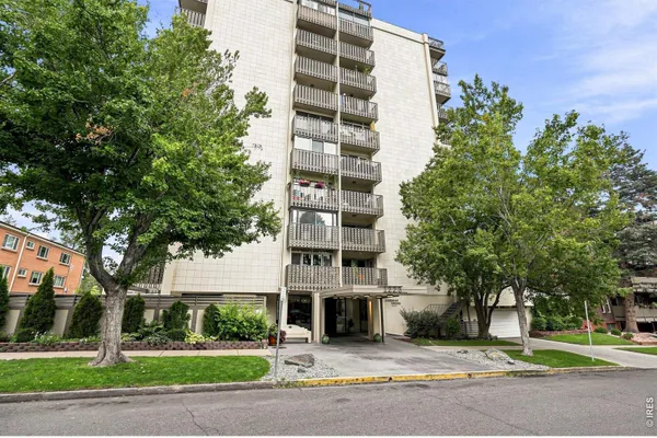 1223 RACE ST 303