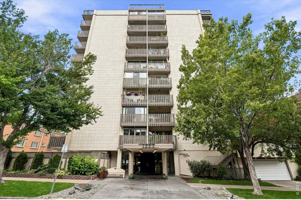 1223 RACE ST 303