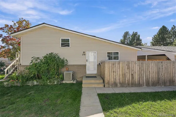 790 W CLEVELAND CIR