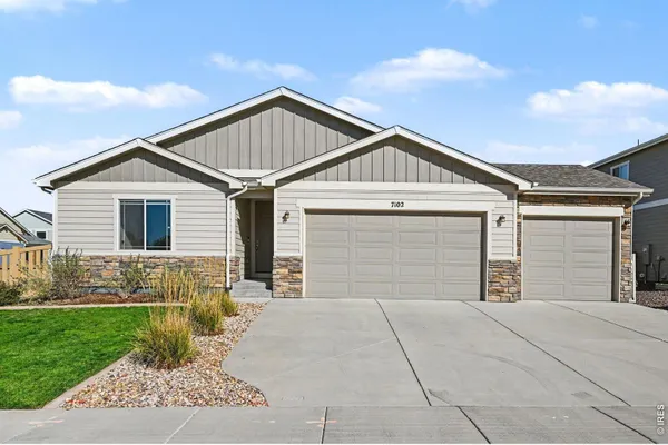 7102 SILVER CT